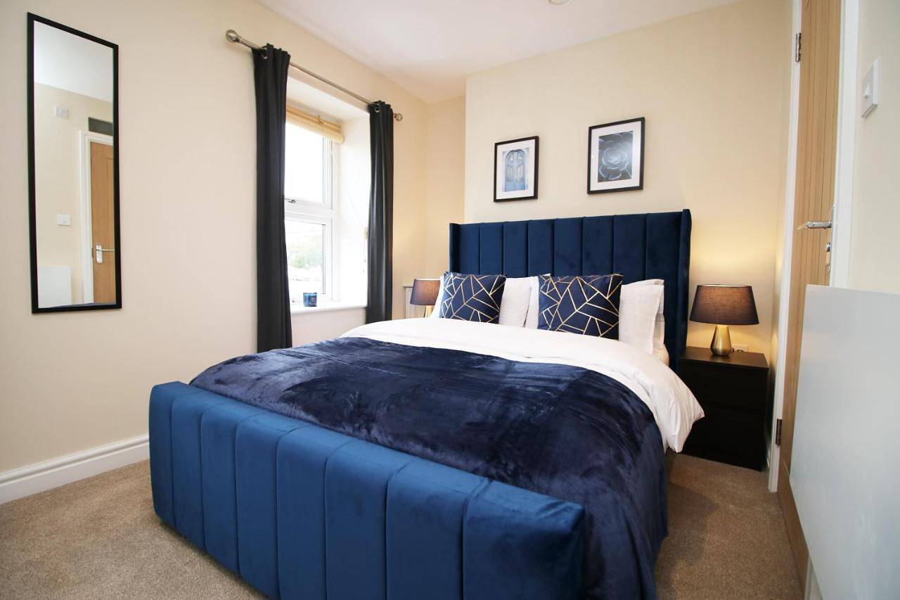 Entire apartment, Four-Bedroom Holiday Home in Penarth, Cardiff