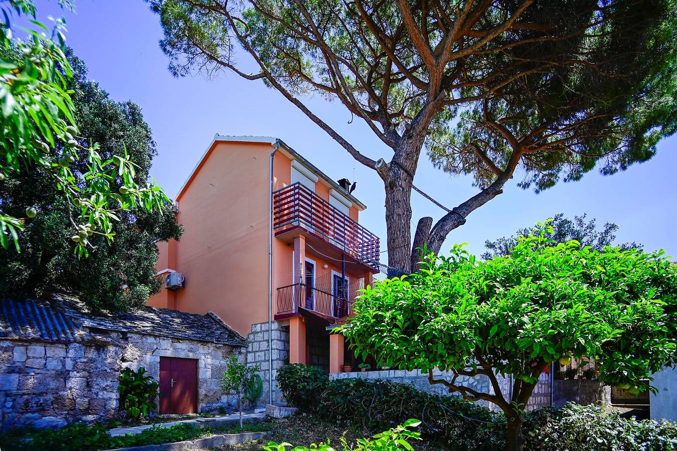 Apartamento inteiro, Charming Holiday Apartment in the Heart of Postup Vineyards – Spectacular Sea Views! in Orebic, Dubrovnik-Neretva