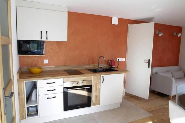 Gîte pour 4 personnes, avec terrasse ainsi que vue et jardin à Remiremont - 3