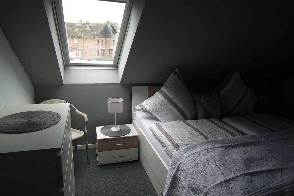 Ganze Wohnung, Komfort-Ferienwohnung - Dachgeschoß-Ferienwohnung in Geldern, Niederrhein