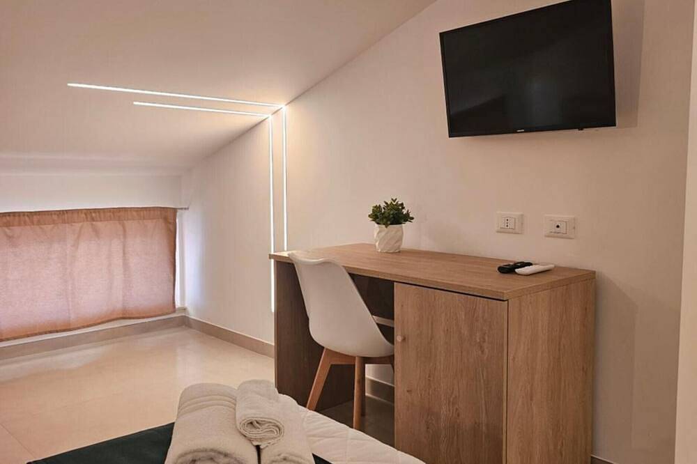 Bed and Breakfast 'Aura Beb - Queen con Jacuzzi' y Terraza Privada in Pachino, Provincia de Siracusa