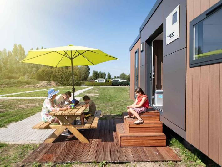 Village vacances pour 6 personnes, avec Terrasse et Bassin pour enfant ainsi que Piscine et Vue sur le lac en Belgique