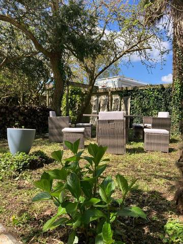 Gîte pour 3 personnes, avec terrasse et jardin à Châteaulin