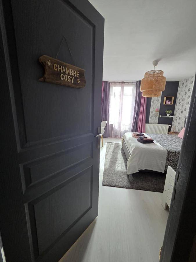 Double Room with Private Bathroom in Vertaizon, Région de Clermont-Ferrand