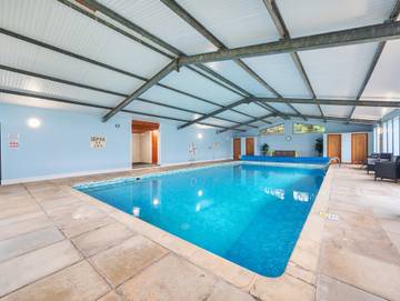 Cottage for 14 People in Powys, Mid-Wales, Photo 2