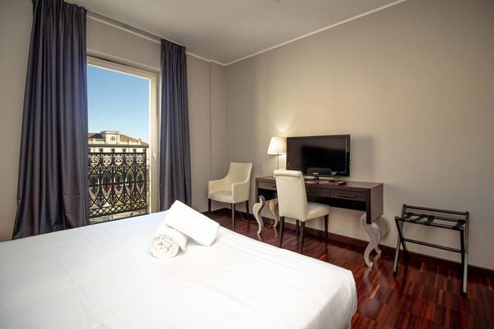 Hôtel pour 3 personnes, avec vue et terrasse à Novare - 4