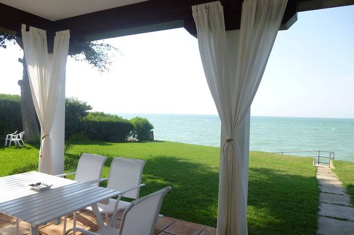 Chalet pour 6 personnes, avec jardin ainsi que terrasse et jacuzzi - 1