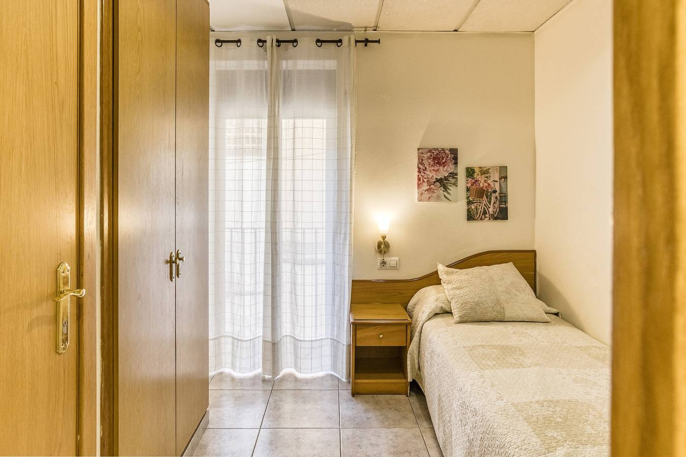Single Room at Hostal Barretina in Figueres, Upper Empordà
