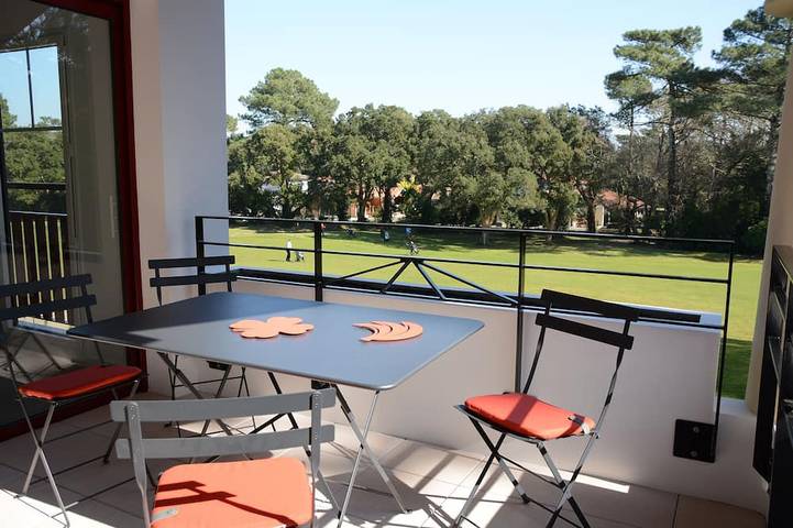 Gîte pour 4 personnes, avec terrasse dans Office De Tourisme D Hossegor