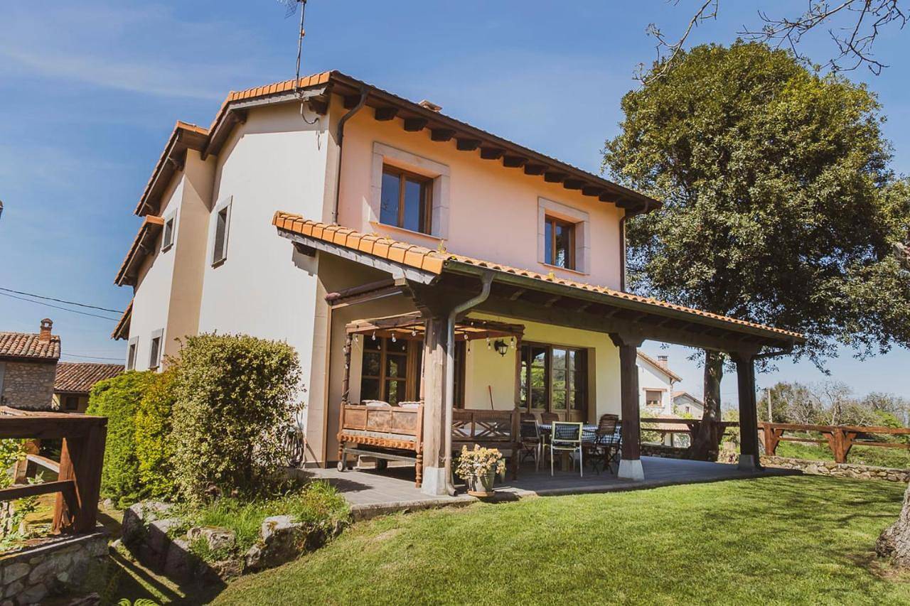 Four-Bedroom House in Villahormes, Llanes