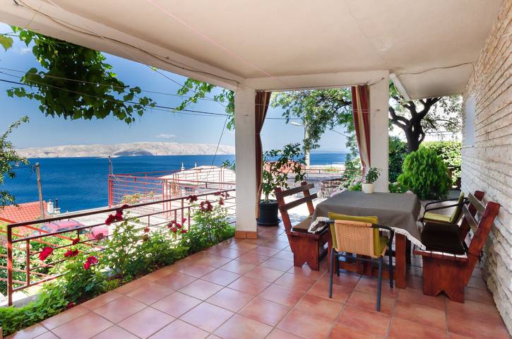 Ferienwohnung für 4 Personen, mit Terrasse und Garten in Kvarner Bucht