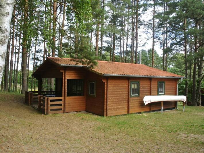 Mit Sauna und Boot am See "D" in Badestrand Pian, Himmelpfort