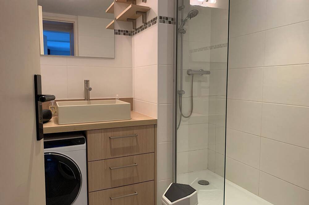 Cottage au Pied du lac au Duc, son Golf et sa Base Nautique in Ploërmel, Vannes region