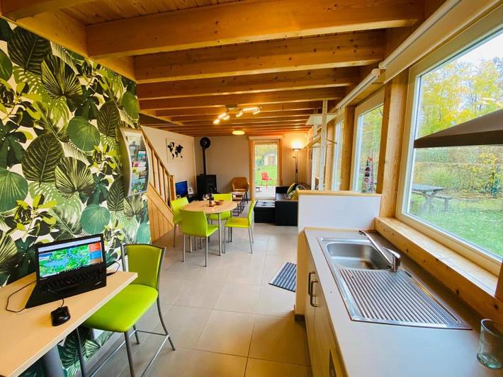 Maison pour 4 personnes, avec jardin et jacuzzi ainsi que bassin pour enfant et piscine, adapté aux familles dans Hainaut