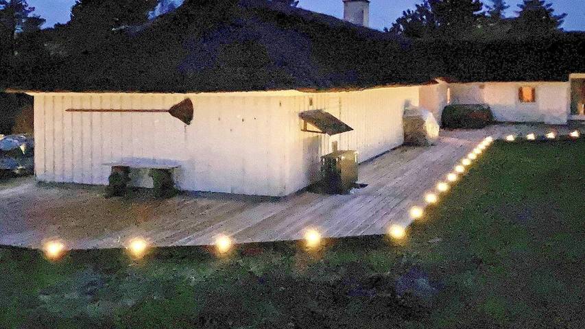 Ferieudlejning for 10 personer, med pool og terrasse, husdyr tilladt i Slettestrand