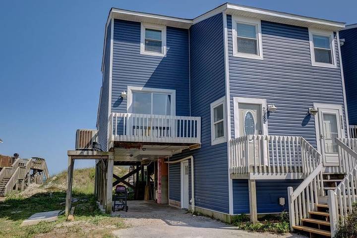 Vacation rental for 12 people, with balcony in North Topsail Beach