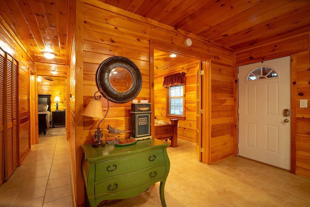 Log Cabin for 6 Guests in Georgia, USA