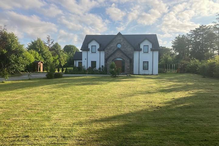 Vacation rental for 8 people in County Kerry