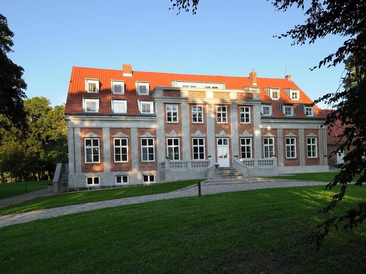 Ganze Wohnung, Gutshaus Zicker, Wohnung Nr. 8 - Kamin, Terrasse, großer Garten in Zudar, Garz/Rügen