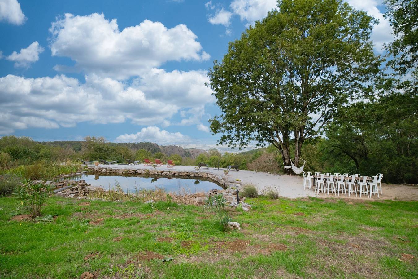 Casa de vacaciones 'Charmante Et Élégante Ferme Rénovée' con vistas al lago, piscina y Wi-Fi in Dourgne, Región de Castres