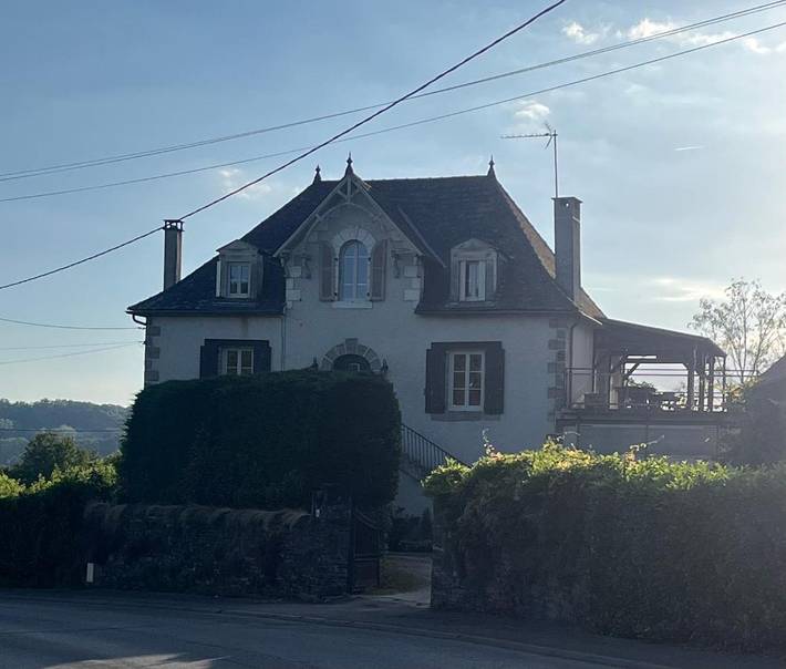 Location de vacances pour 12 personnes, avec Balcon et Terrasse ainsi que Jardin et Vue à Allassac - 4