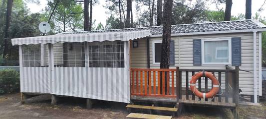 Mobil home pour 6 personnes, avec terrasse et piscine, animaux acceptés à Les Mathes