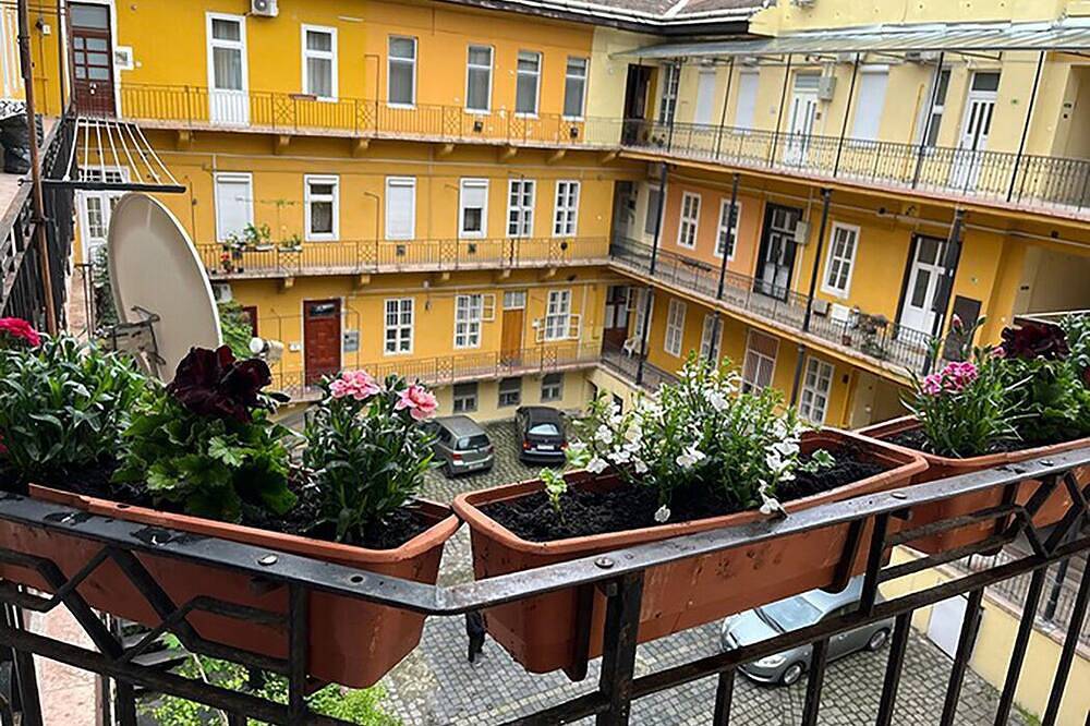 Ganze Wohnung, Central and quiet 1-bedroom on Andrassy út Budapest in Budapest, Mittelungarn