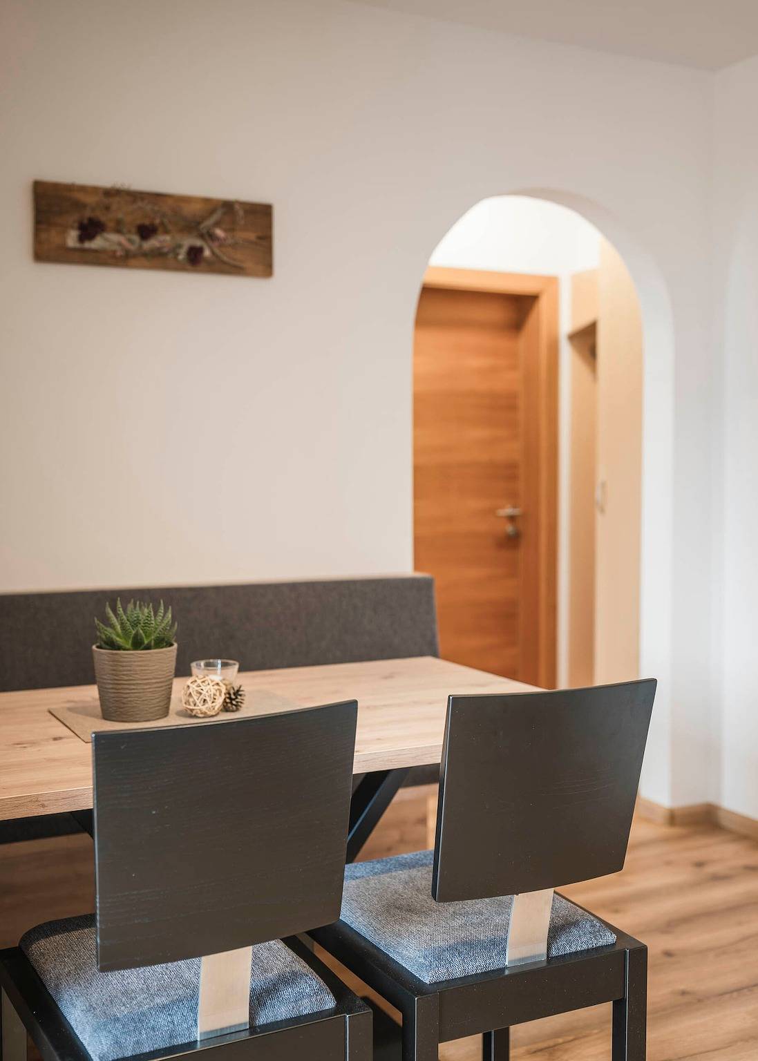 Ganze Wohnung, Ferienwohnung 'Dorfblick' mit Bergblick, Gemeinschaftsgarten und Wlan in Gifen, Rodeneck