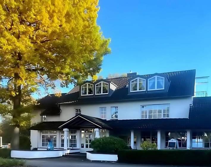 Hotel, mit Terrasse und Garten sowie Ausblick in Bad Fallingbostel