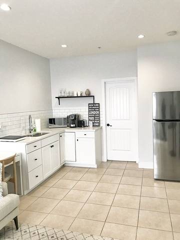 Vacation House for 2 Guests in Vancouver, British Columbia, Picture 1