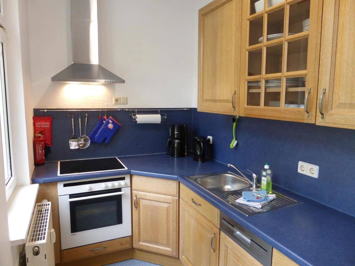 Ganze Wohnung, Ferienwohnung Friedrich Schiller, 2 Schlafzimmer, Balkon,kostenloses Wifi, nähe Zentrum, in Wenigenjena, Jena