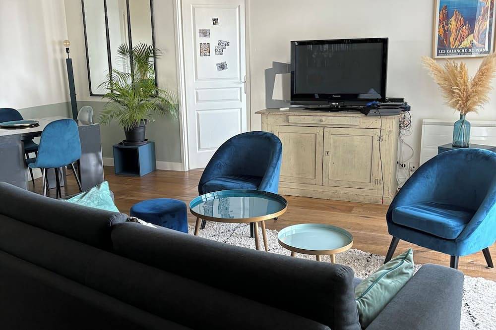 Geheel appartement, Appartement Lumineux à Suresnes à Côté de Paris Vue Tour Eiffel in Suresnes, Hauts-de-Seine