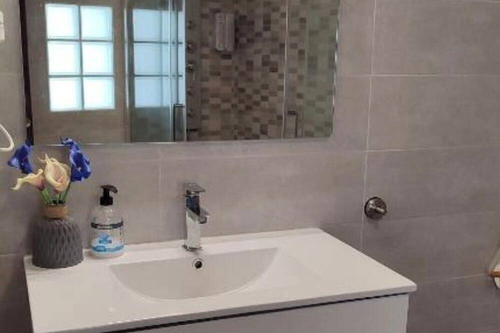 Charming rural getaway at Casa Julia Vut (Pet friendly) in Calzadilla de Tera, Zamora Province