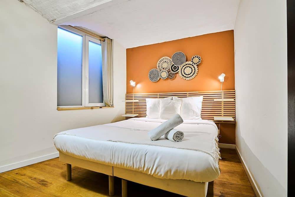 Ganze Wohnung, Atypical Apartment with 2 basement bedrooms in Lille, Lille und Umgebung