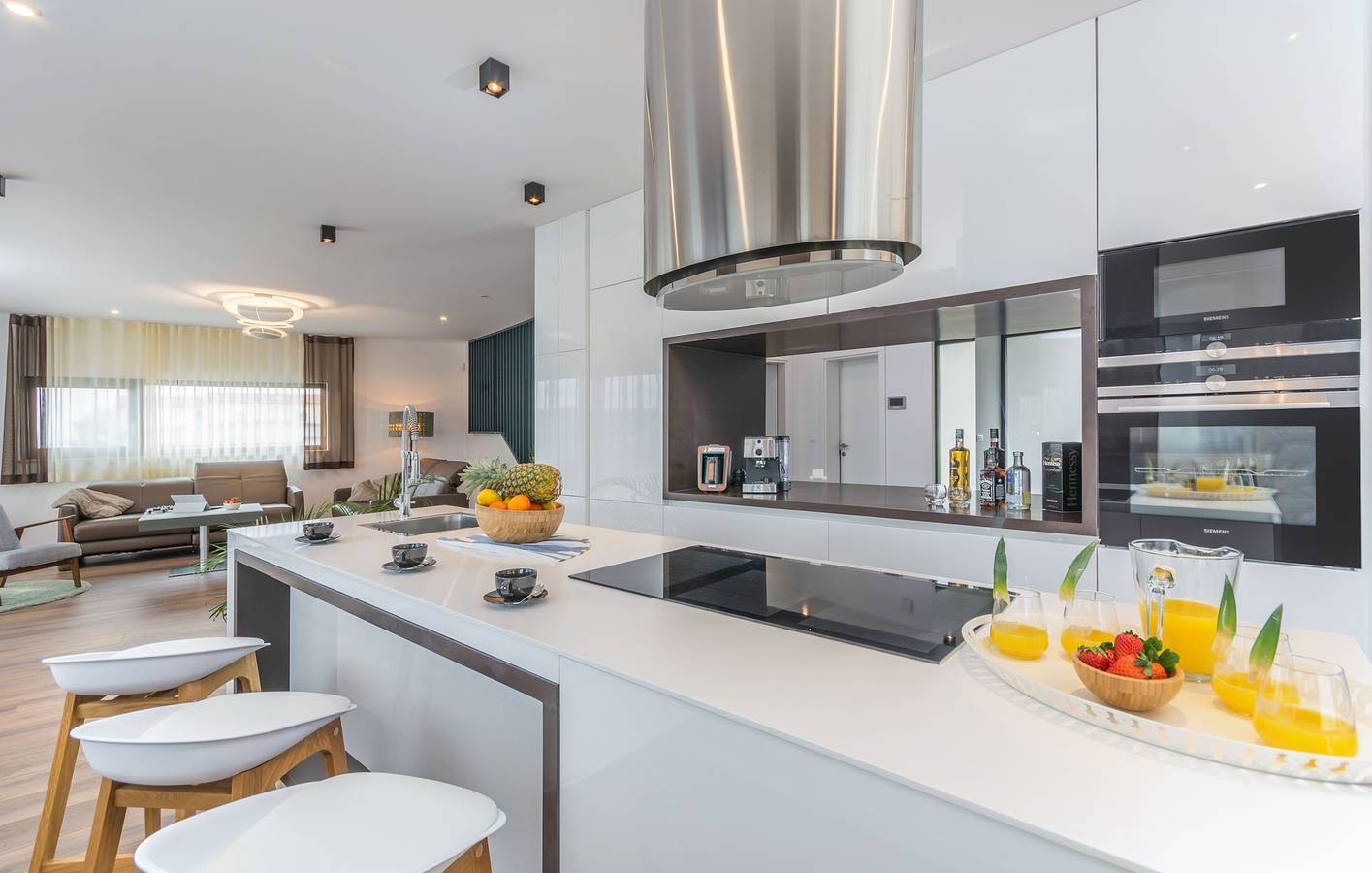 A spacious villa with a swimming pool, jacuzzi and in Novigrad, Regio Umag