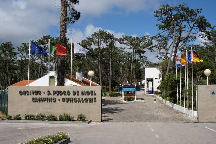 Location de vacances pour 2 personnes, avec piscine et terrasse ainsi que bassin pour enfant et jardin dans São Pedro de Moel - 2