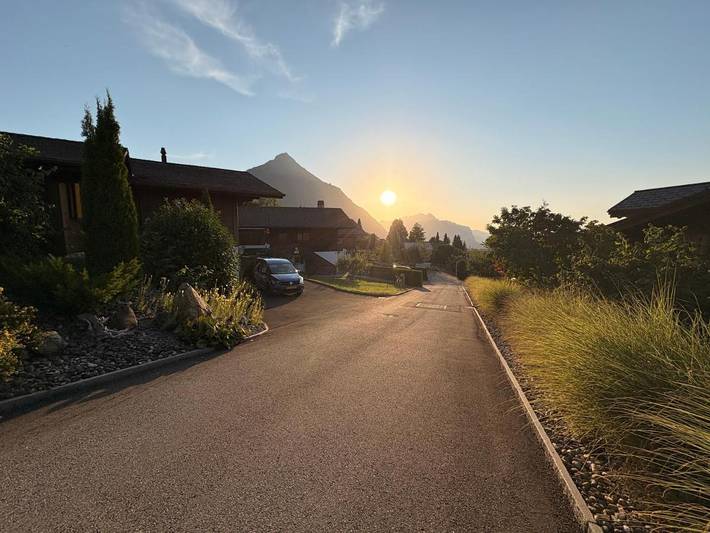 Ferienwohnung für 4 Personen, mit Terrasse und Garten sowie Seeblick und Ausblick in Aeschi bei Spiez