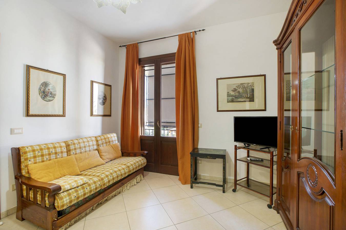 Apartamento entero, Apartment 'Giallo' with Terrace, Wi-Fi and Air Conditioning in San Vito Lo Capo, Provincia de Trapani