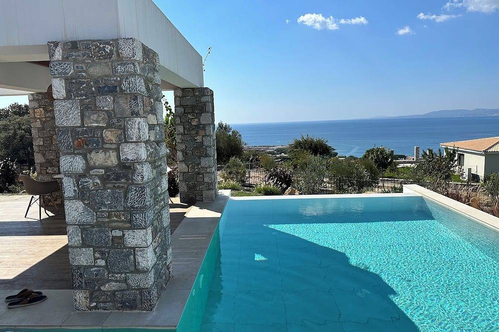 Top house (2022) over Pefkos/ (Lindos) with excl. pool, sea view on huge plot in Lindos, Rhodos