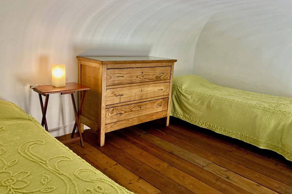 Entire apartment, Sun House Studio in Taranto, Gulf of Taranto