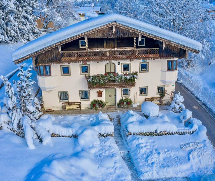 Ferienhaus für 12 Personen, mit Sauna und Garten sowie Pool, kinderfreundlich in Ebbs
