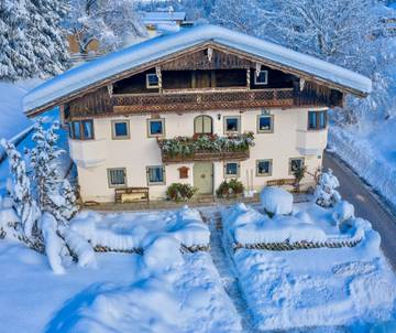 Ferienhaus für 12 Personen, mit Sauna und Garten sowie Pool, kinderfreundlich in Ebbs
