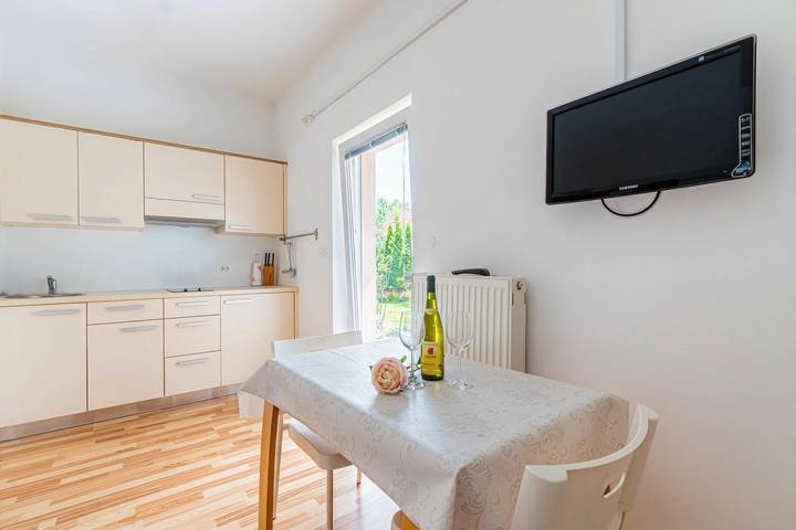 Ganze Wohnung, Lavrič Studio 1 at Lake Bloke in Innerkrain-Karst