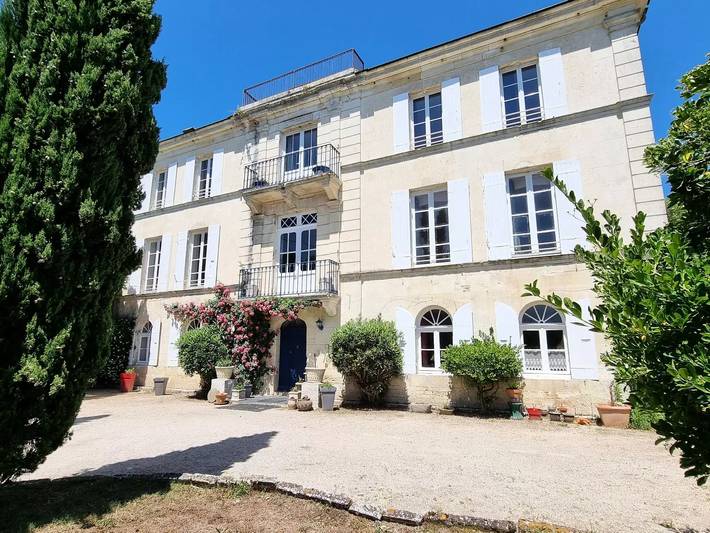 Villa pour 15 personnes, avec Balcon et Terrasse ainsi que Jardin et Piscine