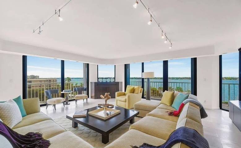 Apartamento para 7 personas, con terraza y piscina, Se admiten mascotas en Palm Beach