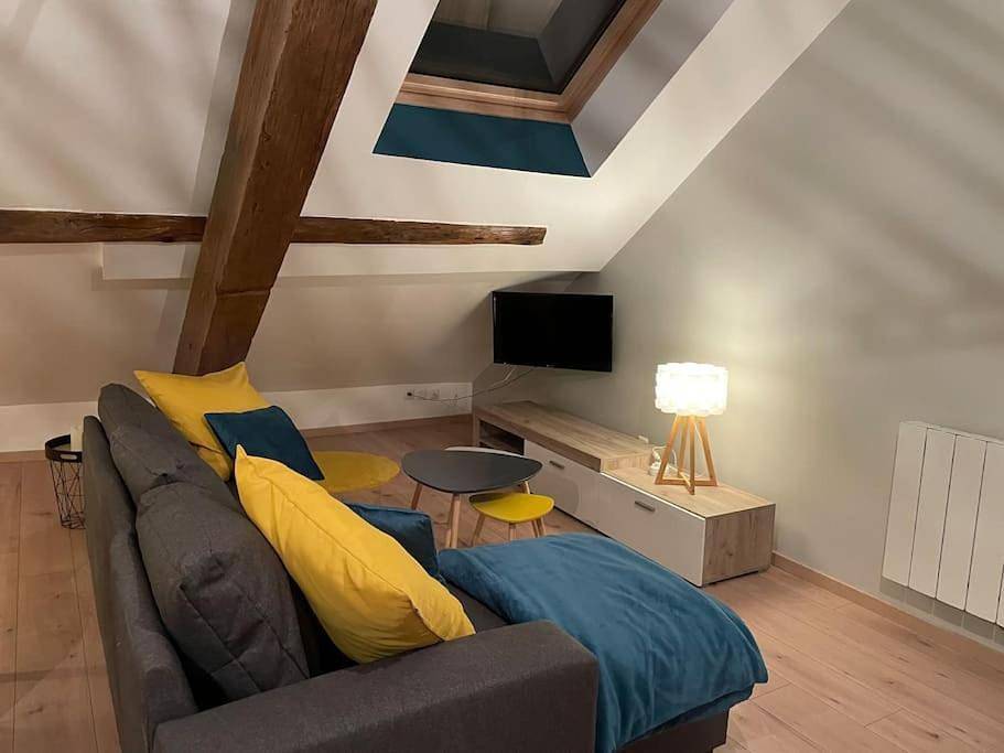 Appartement entier, Appartement T2 tout équipé in Jujurieux, Nantua