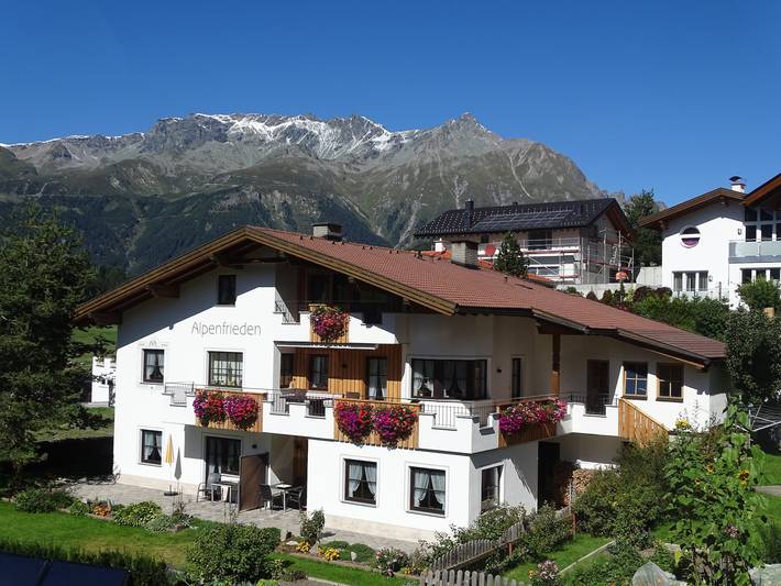 Ferienwohnung für 5 Personen, mit Balkon und Terrasse in Nauders