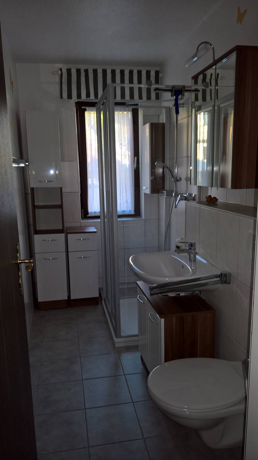 Ganze Wohnung, Ferienwohnung Hilleseeperle - Ferienwohnung Hilleseeperle - 1  Schlafzimmer, 1 komb. Wohn-/Schlafraum mit Kochzeile, Bad in Niedersfeld, die Mittelgebirge