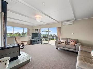 Holiday Home for 6 People in Taupo, Taupo District, Photo 3