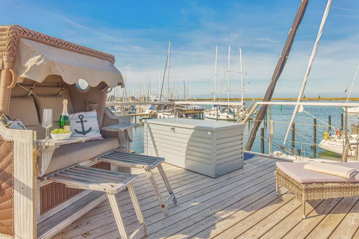 Hausboot für 5 Personen, mit Ausblick und Terrasse in Heiligenhafen - 3